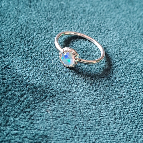 オパール シルバーリング 普段使いに可愛い上質5ミリオパール シルバーリング 指輪