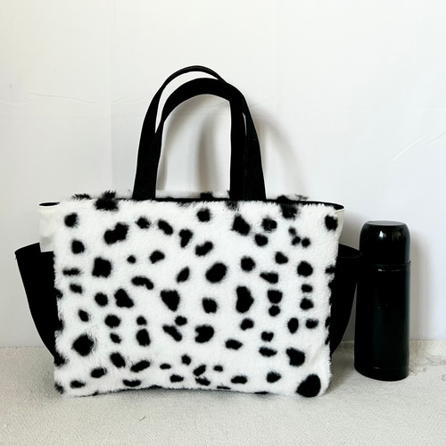 Mサイズ】ダルメシアン柄 ボアバッグ 手提げトートバッグ akaneko
