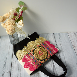 キラキラ金色薔薇とお花インド刺繍リボンのクリスマストートバッグ 6枚目の画像