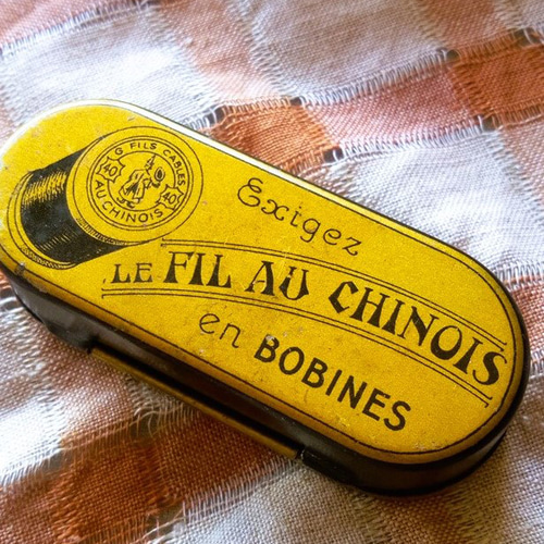 【希少】LE FIL AU CHINOIS アンティーク　メタル缶　糸巻きケース 希少】LE FIL AU CHINOIS アンティーク メタル缶 糸巻きケース