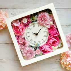 大人かわいい花時計～ペールピンクのカーネーション～結婚祝い・還暦祝い・記念品・誕生日・母の日のプレゼントに！ 1枚目の画像