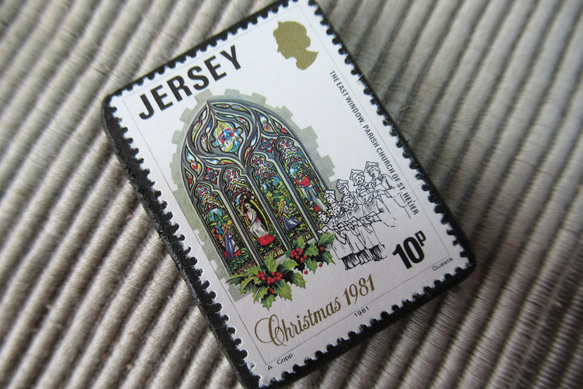 ジャージー島　クリスマス切手ブローチ9137 2枚目の画像