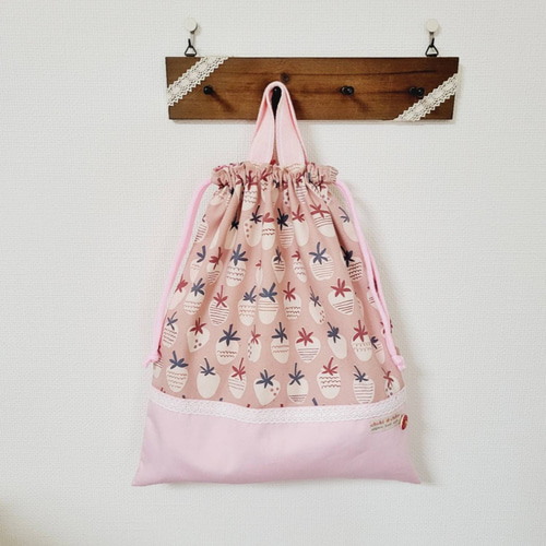 お着替え袋　体操着袋　いちご　イチゴ　　苺　ピンク　ホワイト いちご柄(ピンク)のお着替え袋(体操着袋)、巾着【入園・入学