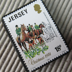 ジャージー島　クリスマス切手ブローチ9138 2枚目の画像