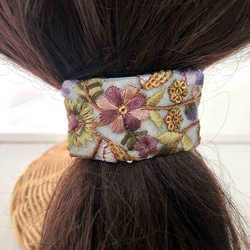 刺繍リボンの髪飾り オリエンタルボタニカル グレイッシュラベンダー 7枚目の画像