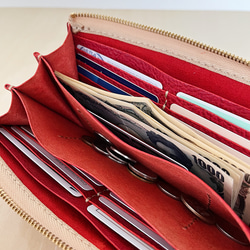シュリンクレザーのL字ファスナー長財布　大容量の財布　赤財布　柔らかい革 8枚目の画像