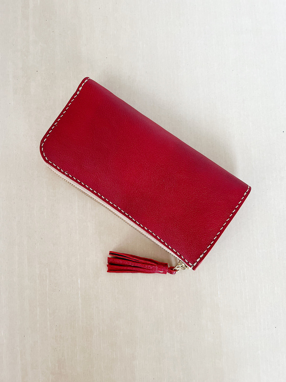 シュリンクレザーのL字ファスナー長財布　大容量の財布　赤財布　柔らかい革 2枚目の画像