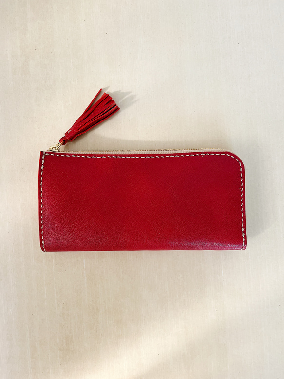 シュリンクレザーのL字ファスナー長財布　大容量の財布　赤財布　柔らかい革 1枚目の画像