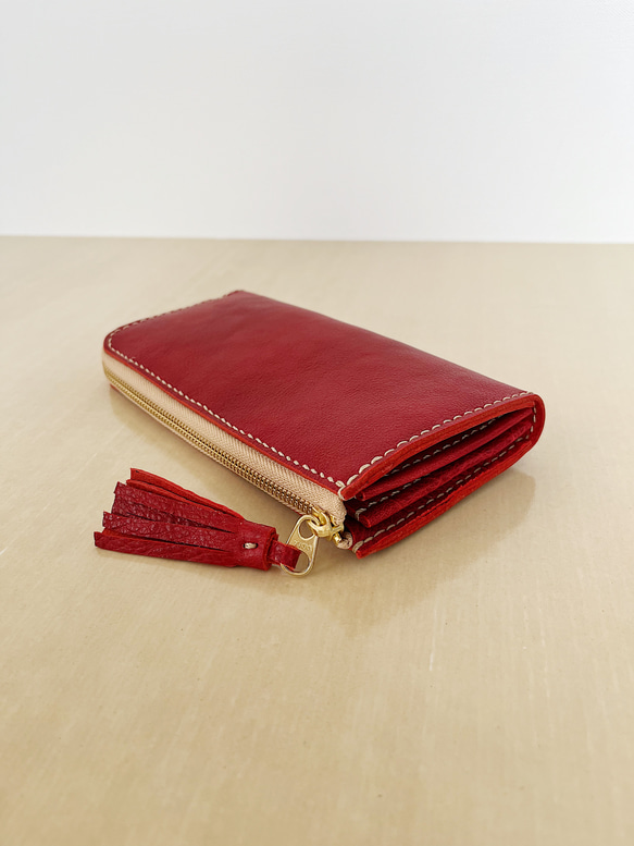 シュリンクレザーのL字ファスナー長財布　大容量の財布　赤財布　柔らかい革 3枚目の画像