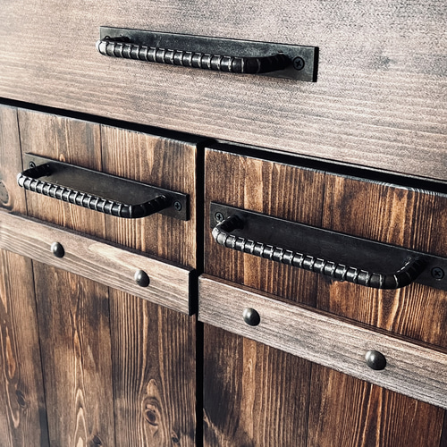 スタッズインダストリアルキャビネットマッドブラック[MI-MI-MOKO]鋲