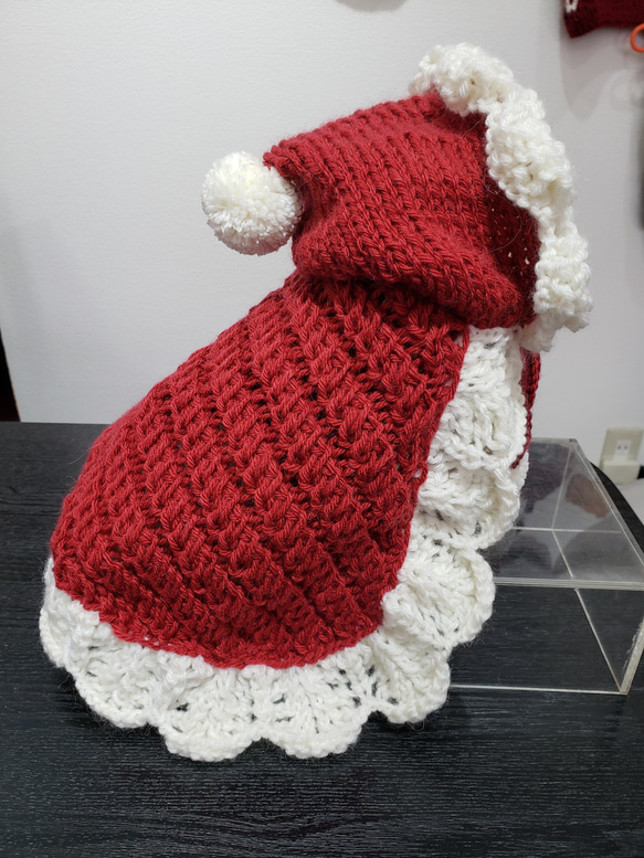 犬服♪赤白ケープボンボン付(SSサイズ用) 4枚目の画像