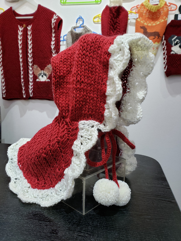 犬服♪赤白ケープボンボン付(SSサイズ)と(Lサイズ) 1枚目の画像