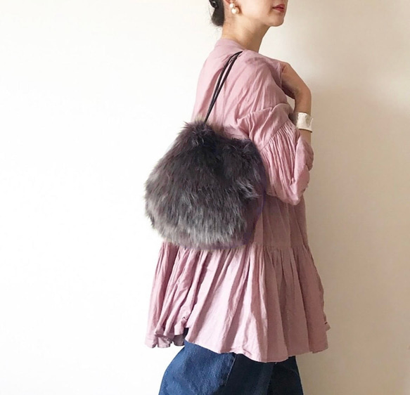 【受注生産】 2way eco fur mini bag（チャコール） 1枚目の画像