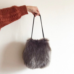 【受注生産】 2way eco fur mini bag（チャコール） 2枚目の画像