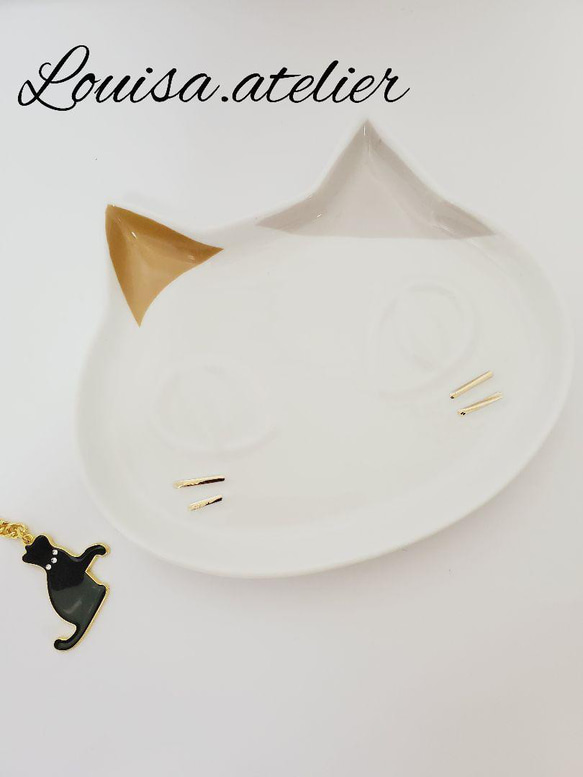 ②ポーセラーツ ハンドメイド 三毛猫ちゃん お皿 プレート 金彩