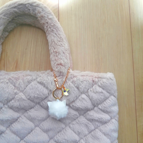 2月限定価格/大人気【ふわふわねこちゃんファーとオーロラガラスの