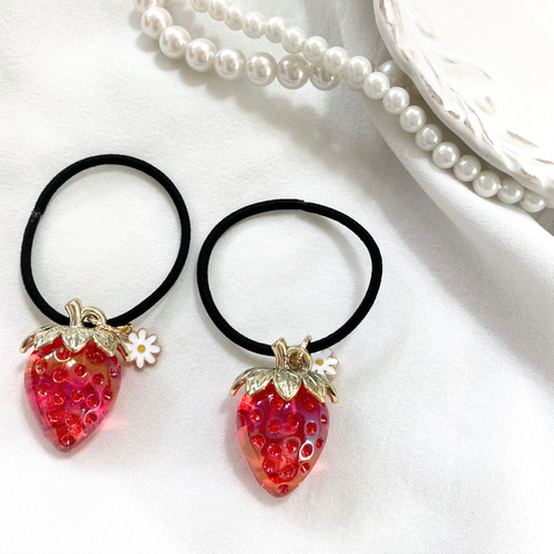 ❤︎プレミアム限定288 キラキラストーン付大きめいちごのヘアシュシュ高級贅沢 シュシュ シックカラーきらきらラインストーンサテンシュシュ