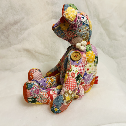 KARIKORICK BEAR ヘキサゴンパッチワークキルトのテディベア