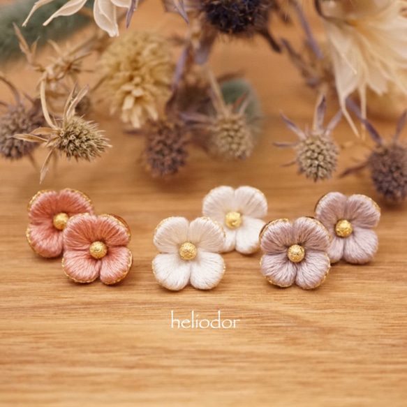 立体刺繍　小花シリーズ　珊瑚(さんご) 2枚目の画像