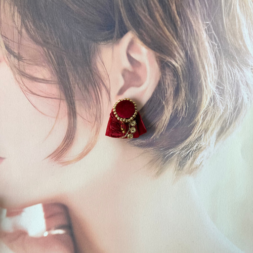 ベルベット＆インド刺繍リボンピアス／イヤリング （レッド） ピアス 