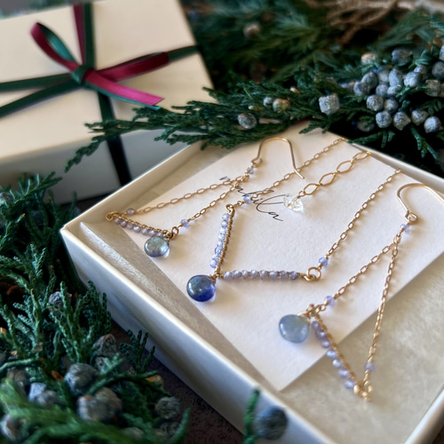 creema限定クリスマスセット】V字ネックレス＆トライアングルピアス 