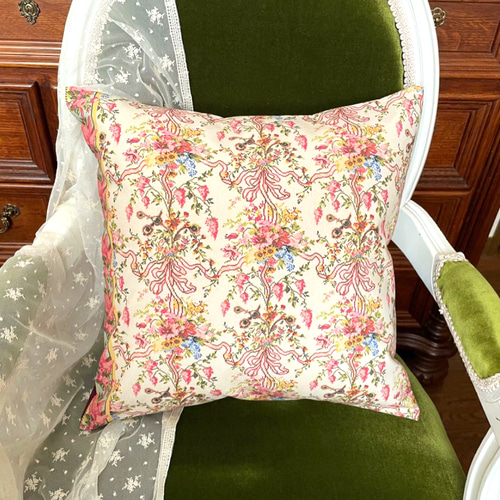 サジュー♡ ベルサイユ宮殿 マリー・アントワネットのブロケード復刻柄