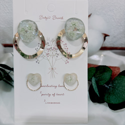 かすみ草のスノードーム風ﾋﾟｱｽ/ｲﾔﾘﾝｸﾞ No.173 ピアス（その他） cururi