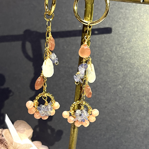 ローズシャンデリア インカローズ、愛のお守り 天然石アクセサリー