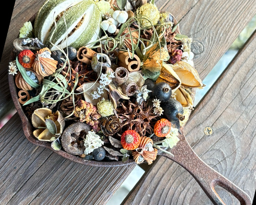 古道具とドライフラワー ライムが爽やか！ リーフ 木の実 ドライ