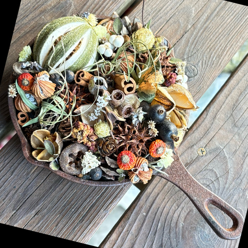 古道具とドライフラワー ライムが爽やか！ リーフ 木の実 ドライ