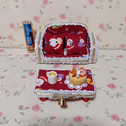 クリスマス柄で作ったソファーとテーブルセット・ケーキセット付 2枚目の画像