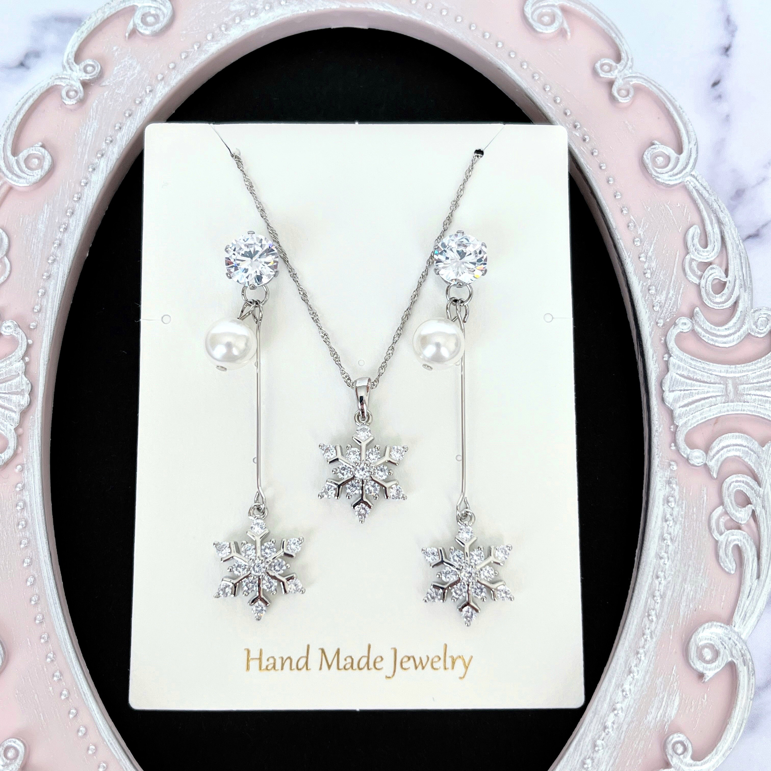 ハッピーバッグ 冬の贈り物　キュービックジルコニア雪結晶 ネックレス 揺れるピアス 揺れるイヤリング