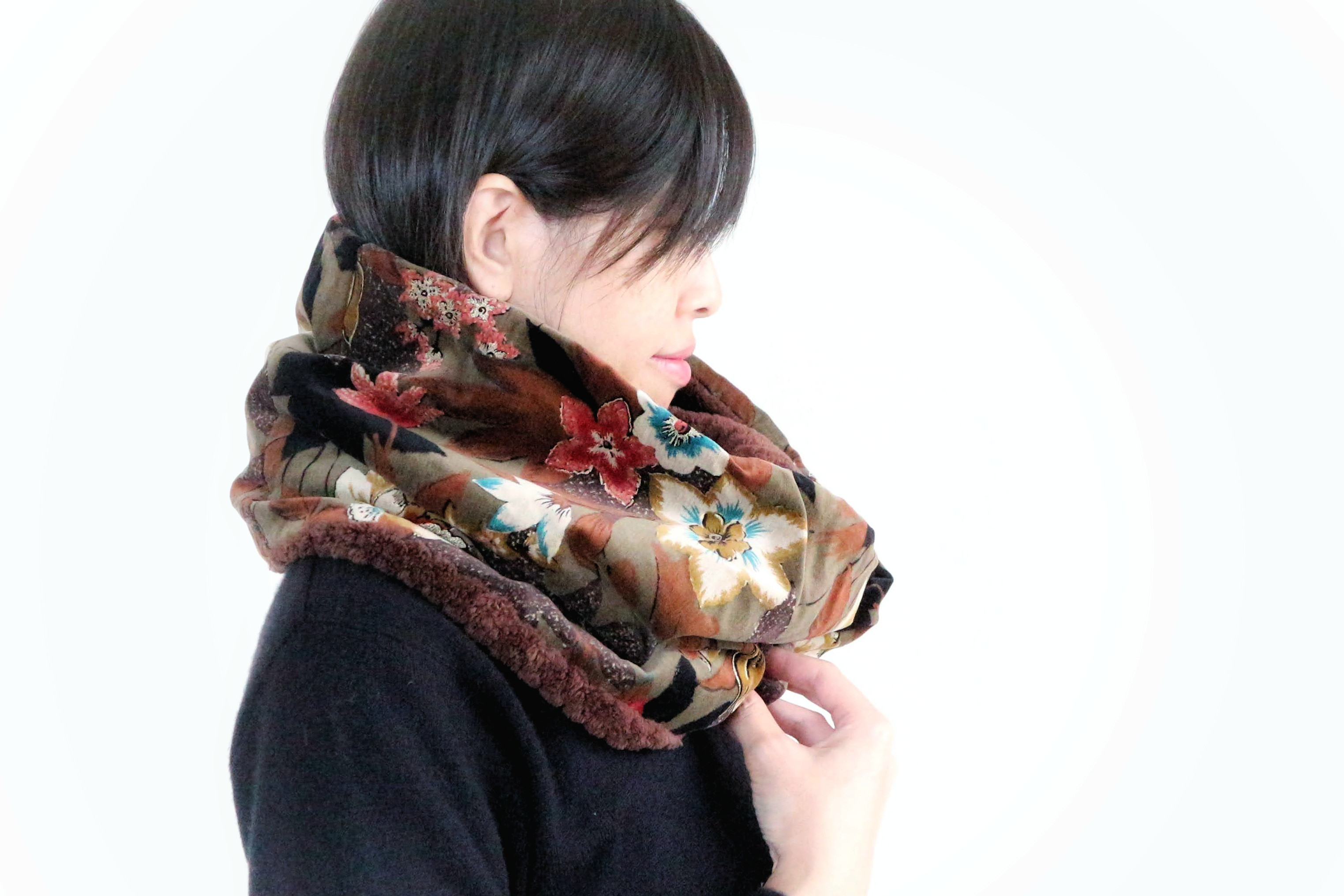 【1点のみ】気品あるスヌード　エキゾチック　　花柄　ギフト　ご褒美　クリスマス