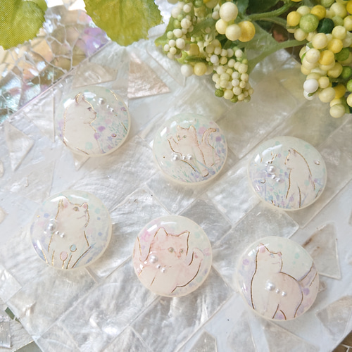 猫のボタン☆6個 p32 ネコ/お花畑/花/フラワー/ボタン/カボション/動物