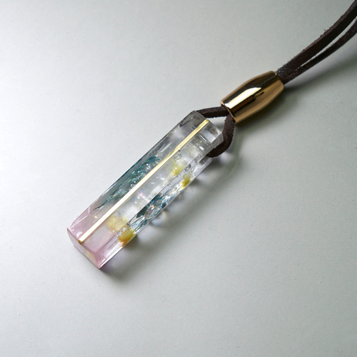 ペンダントトップ・キーホルダー 真鍮・レジン Stick007