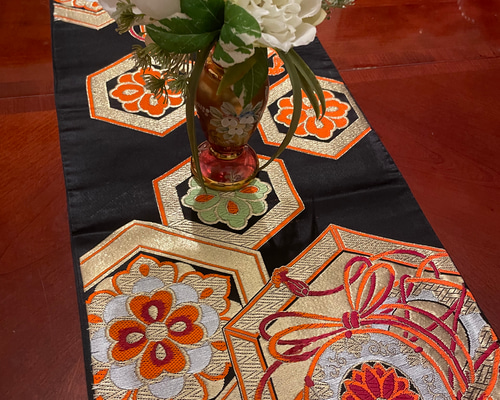 2358豪華刺繍の袋帯リメイク 正絹テーブルランナー お正月に
