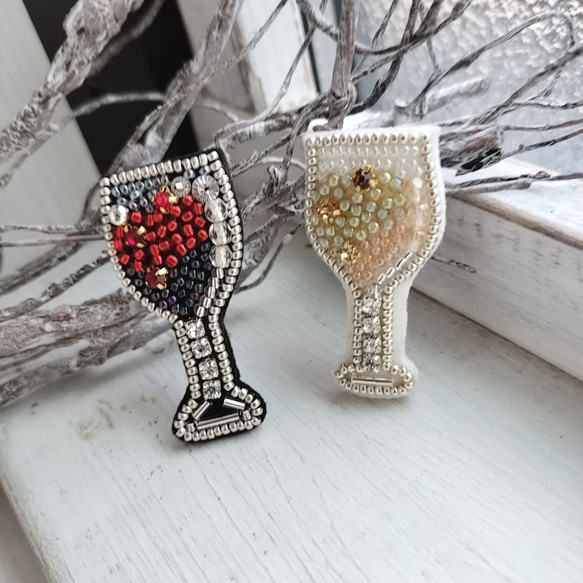 cheersWineGlassR*ビーズ刺繍ブローチ 4枚目の画像