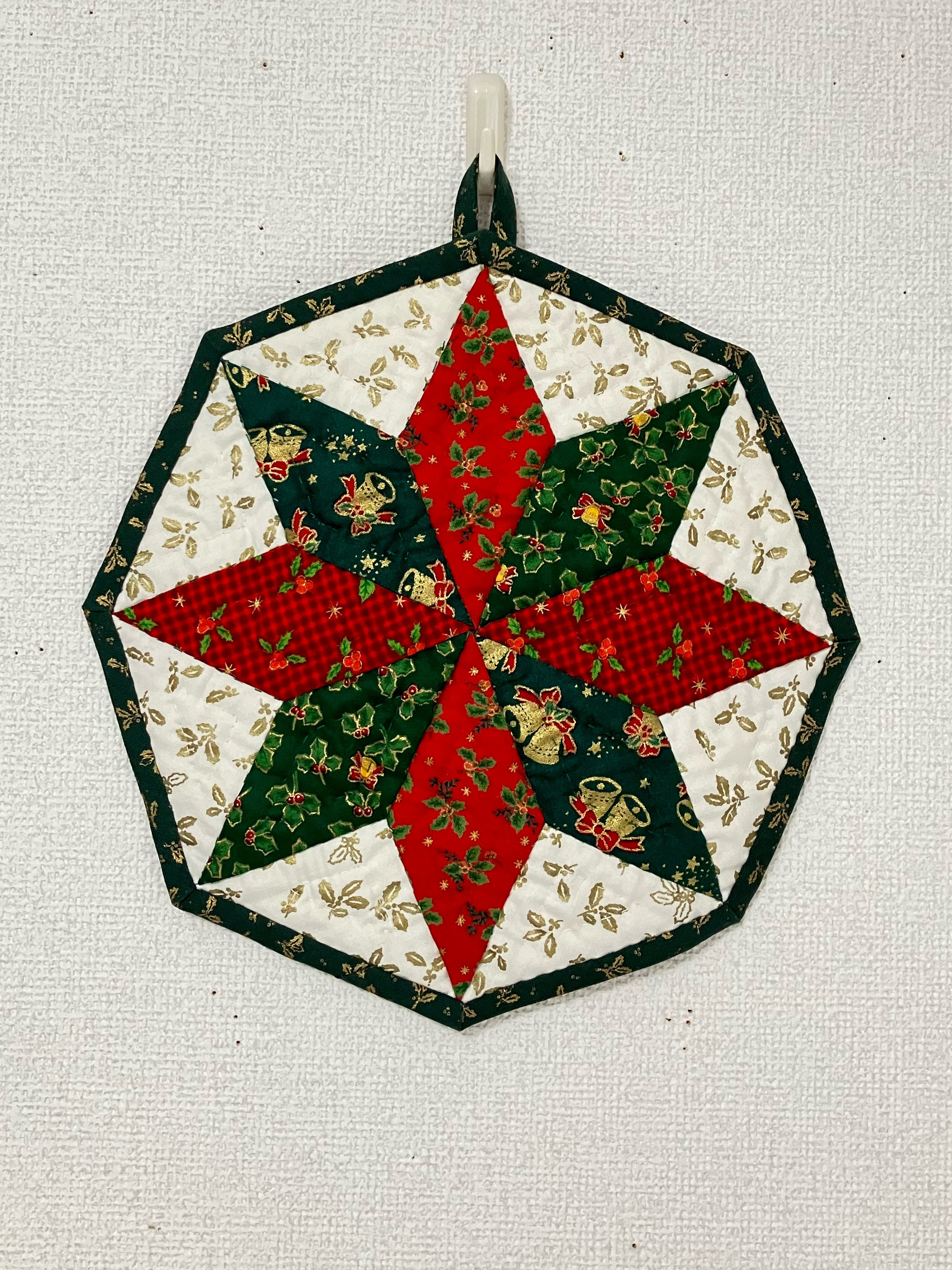 パッチワークキルトのクリスマスタペストリー(大・緑) その他