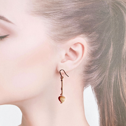 フローライト×マザーオブパール ラウンドカービングピアス フローライト×マザーオブパール ラウンドカービングピアス