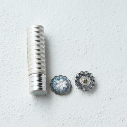 チェコガラスボタン　雪のような白い花　ネックレス 5枚目の画像