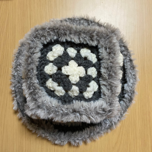 オーダー【ボンネットハット】ニット帽 ハンドメイド 毛糸 帽子 個性的 ファー かぎ針編み】seriaの毛糸でファーバケットハット編みました