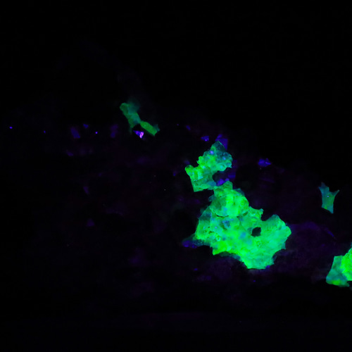 強蛍光美 ☆稀な共生石☆彡 81g ハイアライトオパール スモーキー