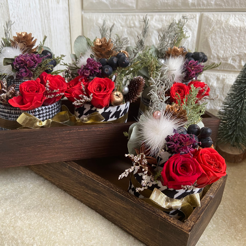 デコレーションケーキ型クリスマスアレンジ プリザーブドローズ