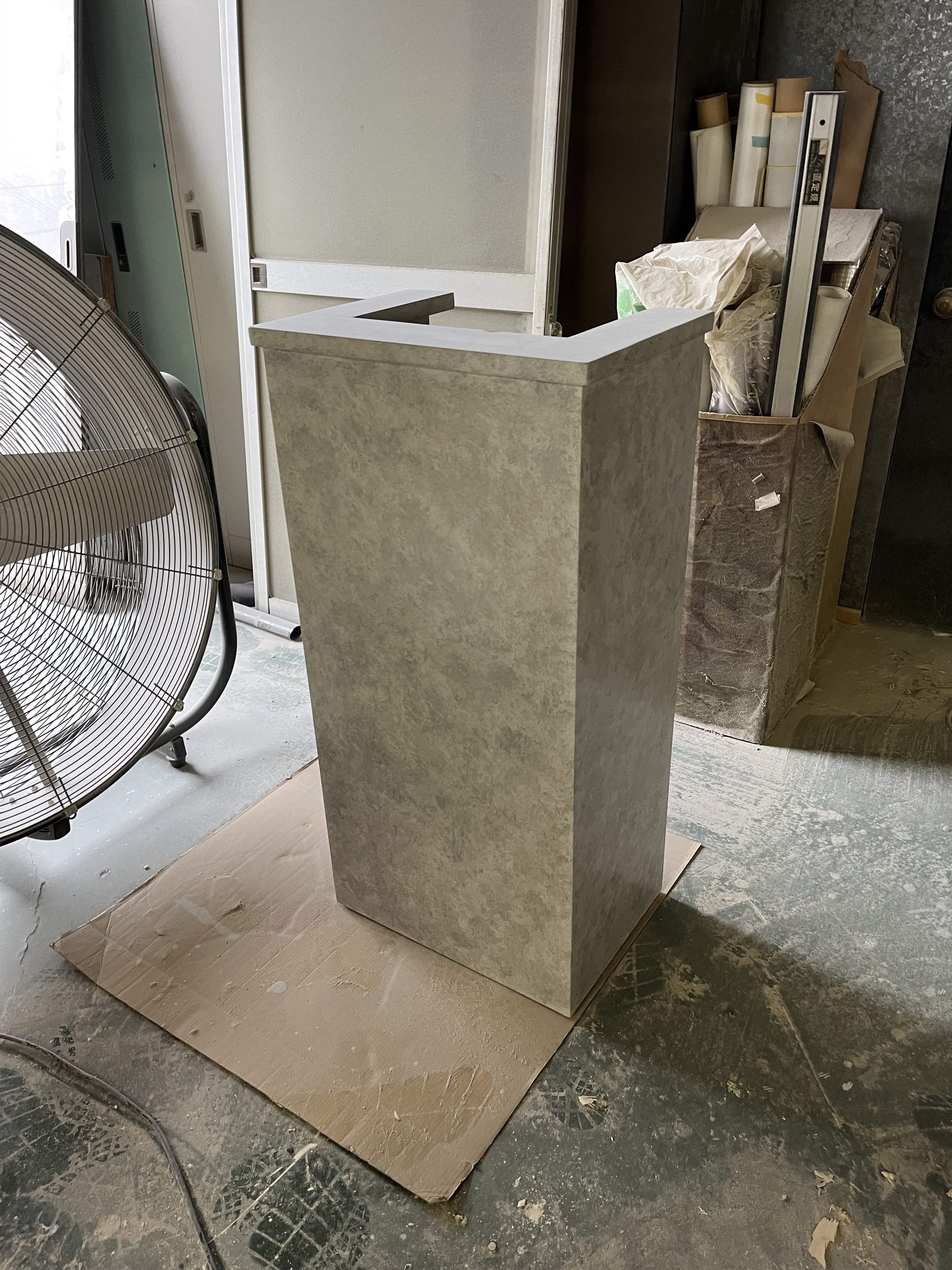 石っぽいカウンター　レジカウンター