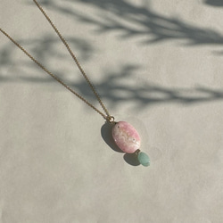 Soleil Levant / 粉紅蛋白石＋祖母綠項鍊（14Kgf） 第3張的照片