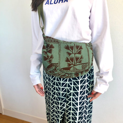 NOANOA ラウンドバッグ　〜　ハワイファッションブランドNOANOA のリメイク品 6枚目の画像