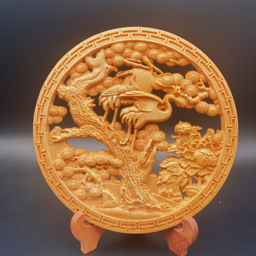 松鶴延年 14.5cm（鶴・松・牡丹)・台座付き 参次元両面彫刻 透かし彫