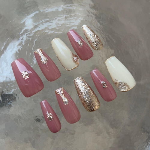 くすみピンク ネイルチップ アイボリー シャンパンゴールド 大人可愛い