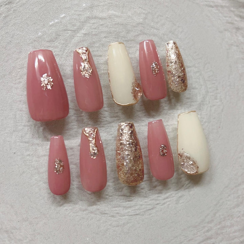 くすみピンク ネイルチップ アイボリー シャンパンゴールド 大人可愛い