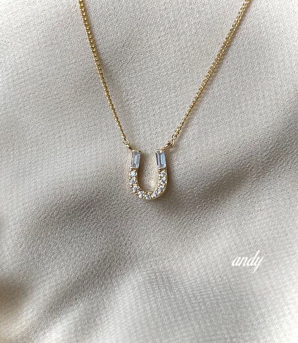 New Horse Shoe Zirconia Necklace 2枚目の画像